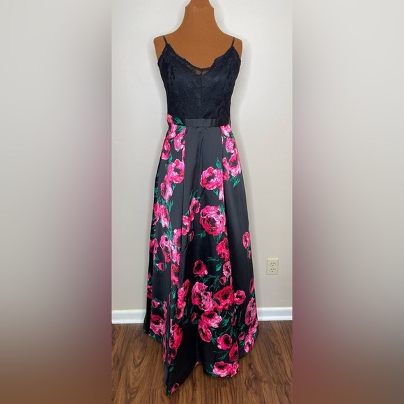 Bee Darlin Formal Gown Scalloped Lace Bodice Floral  Petticoat Skirt Size 3/4 - Picture 1 of 14